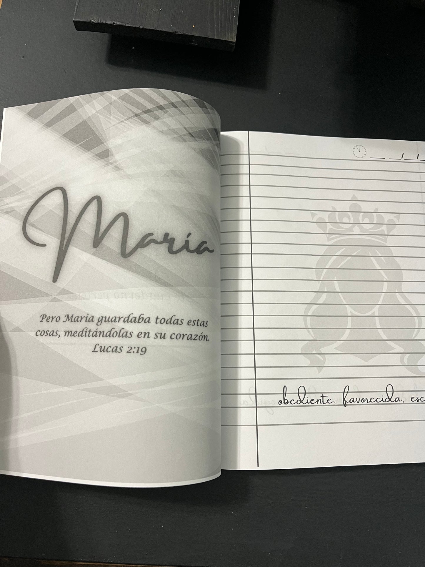 Colección libretas Mujeres de Fe (María)